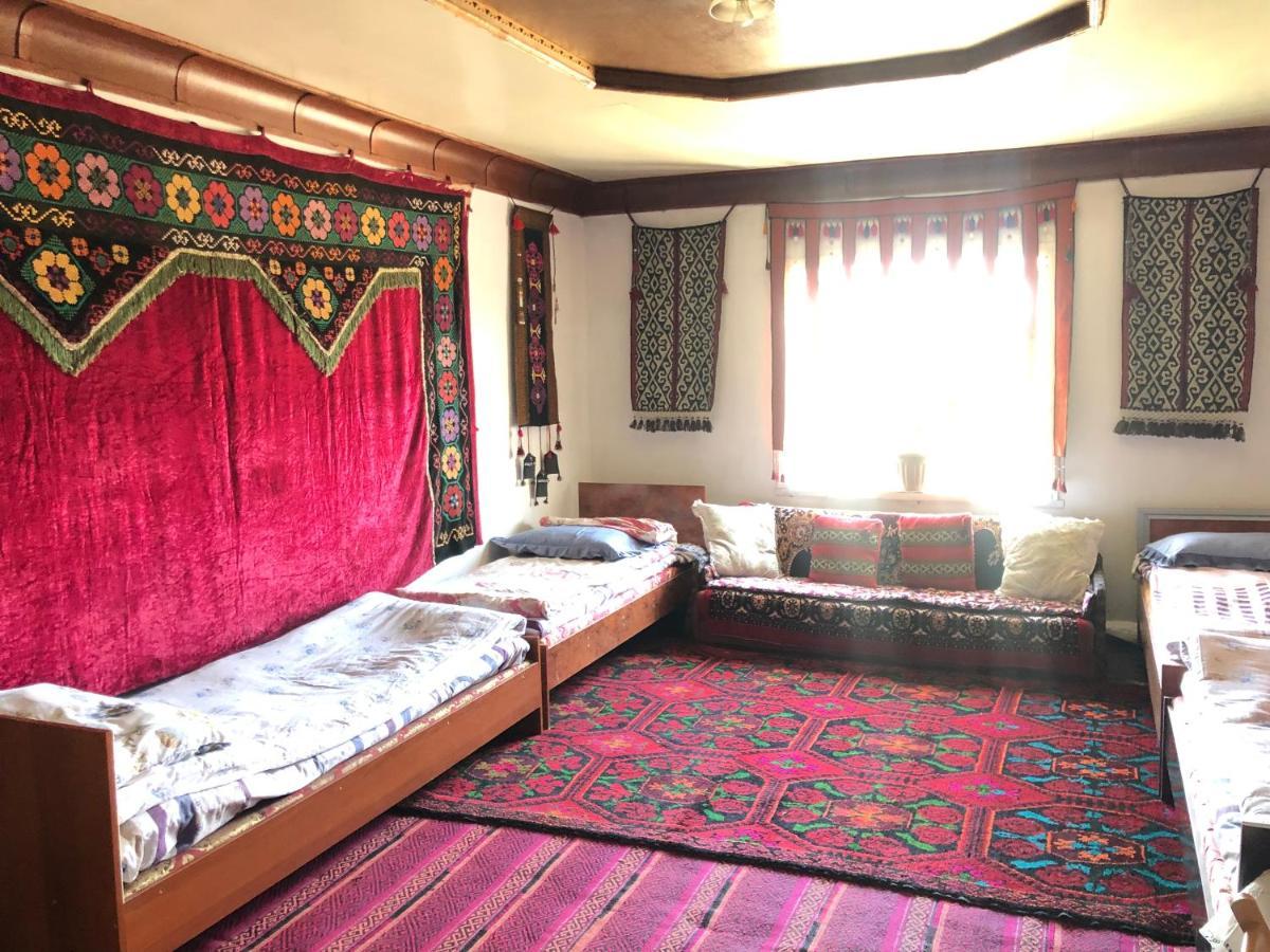Tilek Guest House Sary-Mogul Exterior photo
