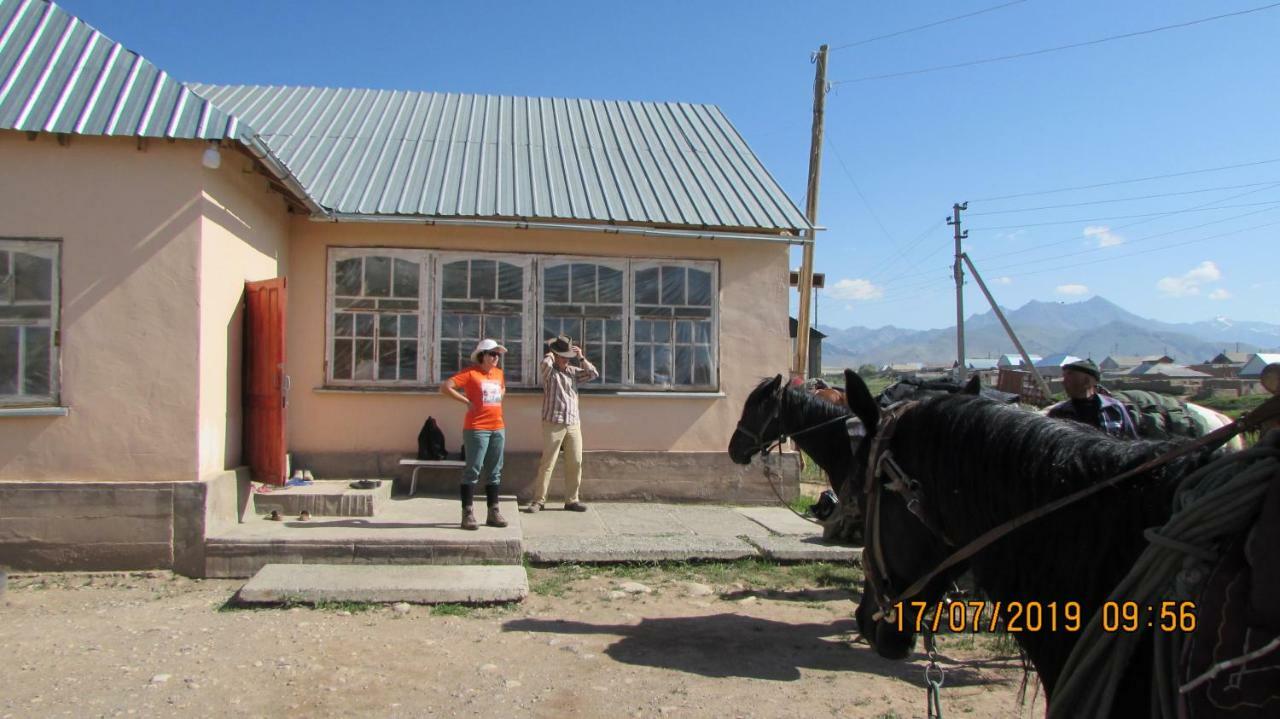 Tilek Guest House Sary-Mogul Exterior photo